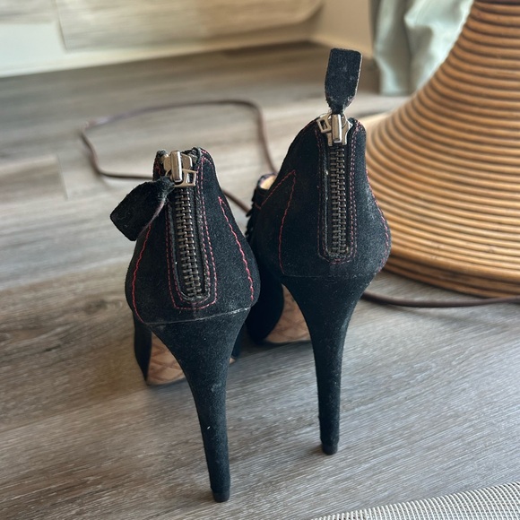 L.A.M.B Black Suede Women's Heels - Picture 12 of 12